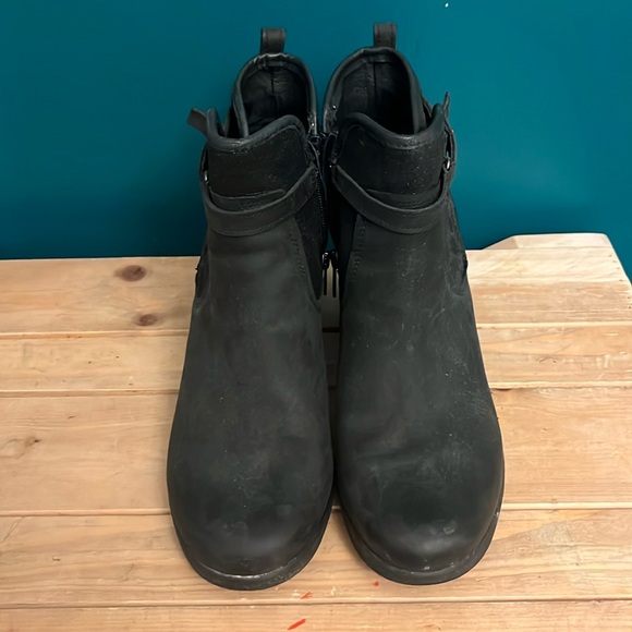 Black UGG dress boots - Picture 3 of 8